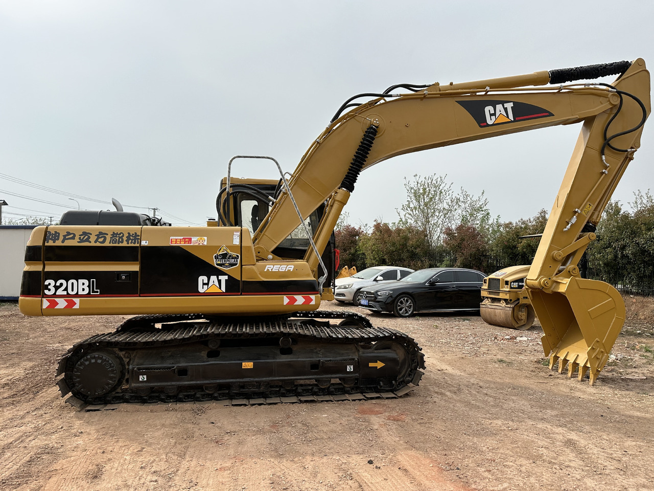 CATERPILLAR 320BL - Pelle sur chenille: photos 1 CATERPILLAR 320BL - Pelle sur chenille: photos 1