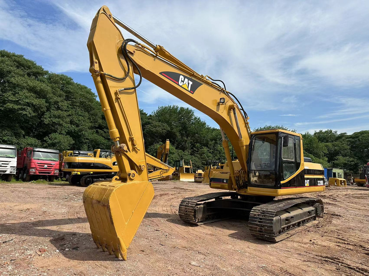 CATERPILLAR 320BL - Pelle sur chenille: photos 5 CATERPILLAR 320BL - Pelle sur chenille: photos 5