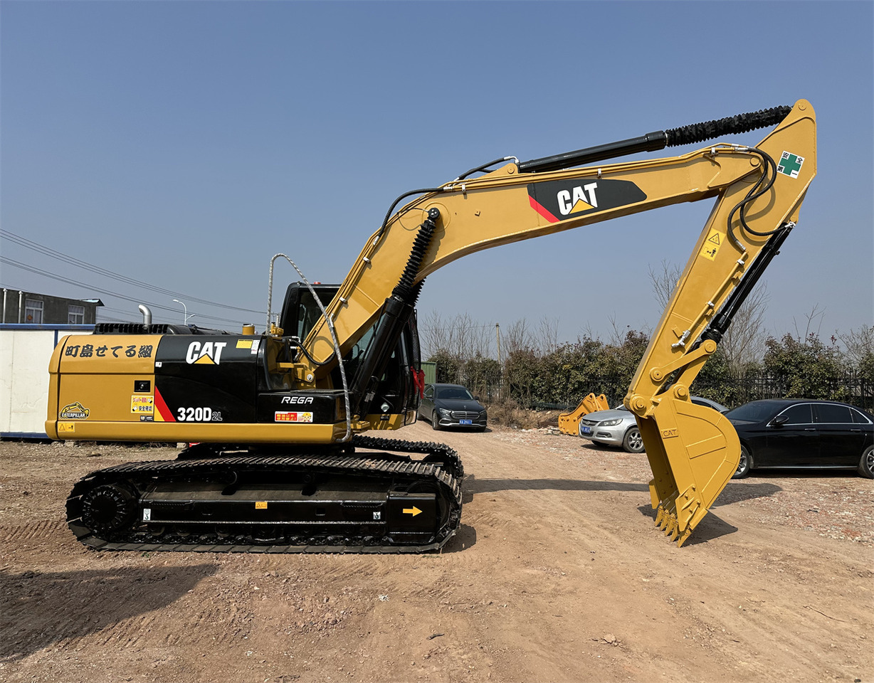 CATERPILLAR 320D2L - Pelle sur chenille: photos 1 CATERPILLAR 320D2L - Pelle sur chenille: photos 1