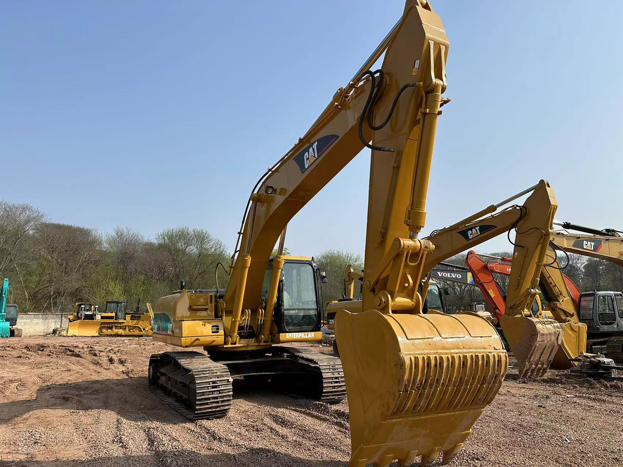 CATERPILLAR 325C - Pelle sur chenille: photos 3 CATERPILLAR 325C - Pelle sur chenille: photos 3