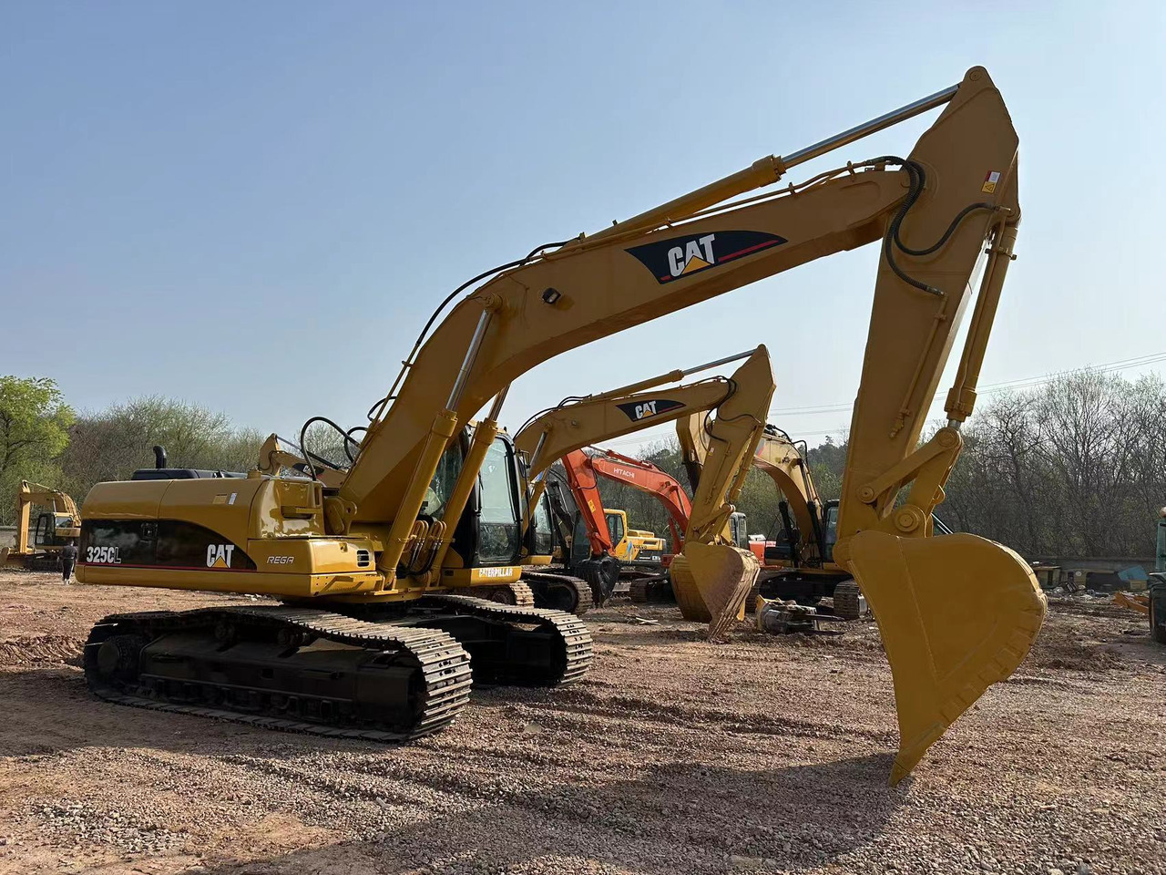CATERPILLAR 325C - Pelle sur chenille: photos 4 CATERPILLAR 325C - Pelle sur chenille: photos 4