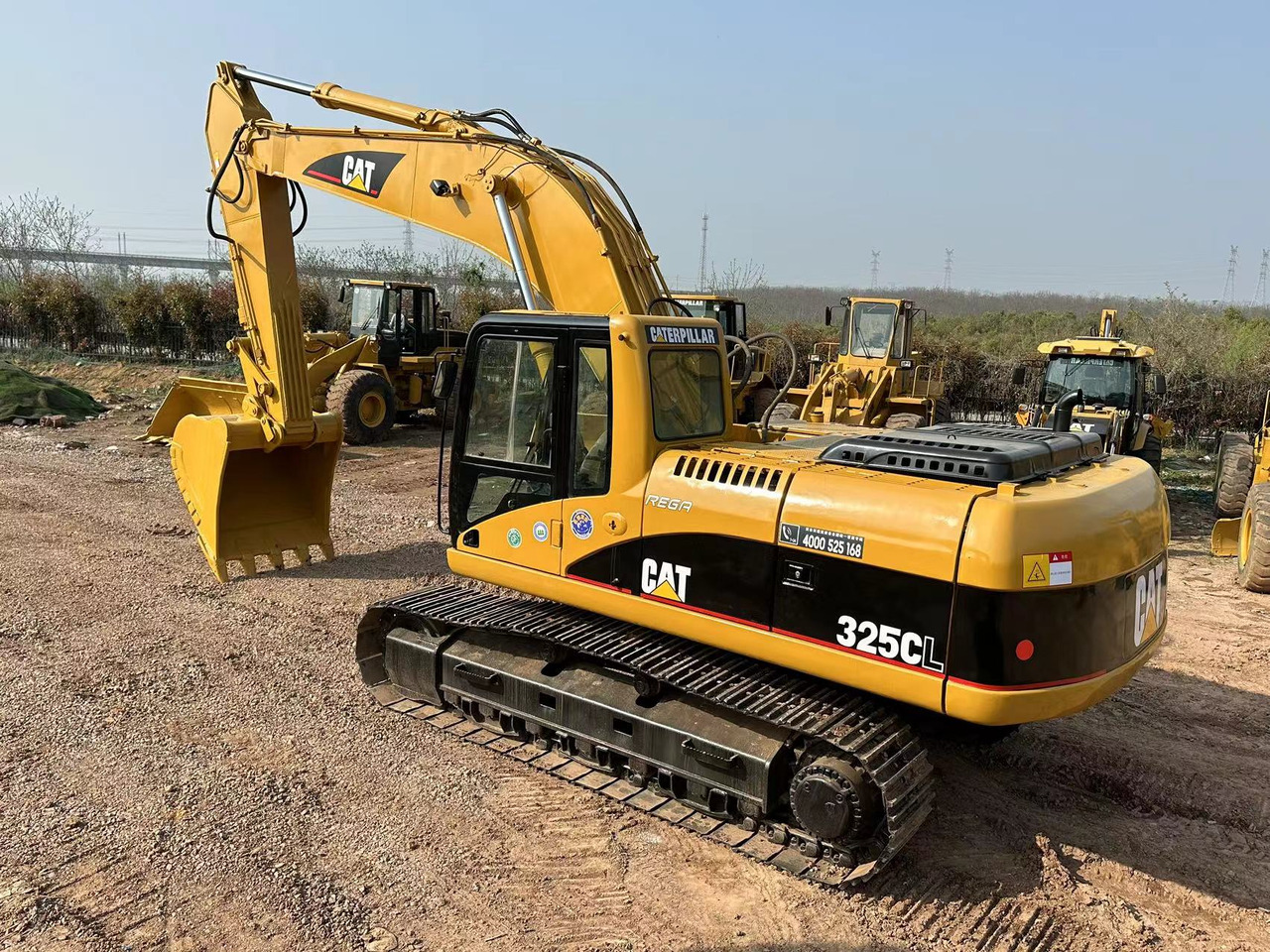 CATERPILLAR 325C - Pelle sur chenille: photos 4 CATERPILLAR 325C - Pelle sur chenille: photos 4