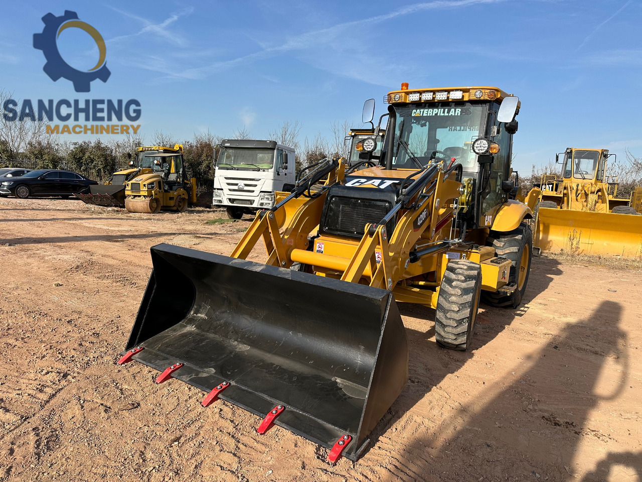 Tractopelle neuf CATERPILLAR 420F2: photos 6