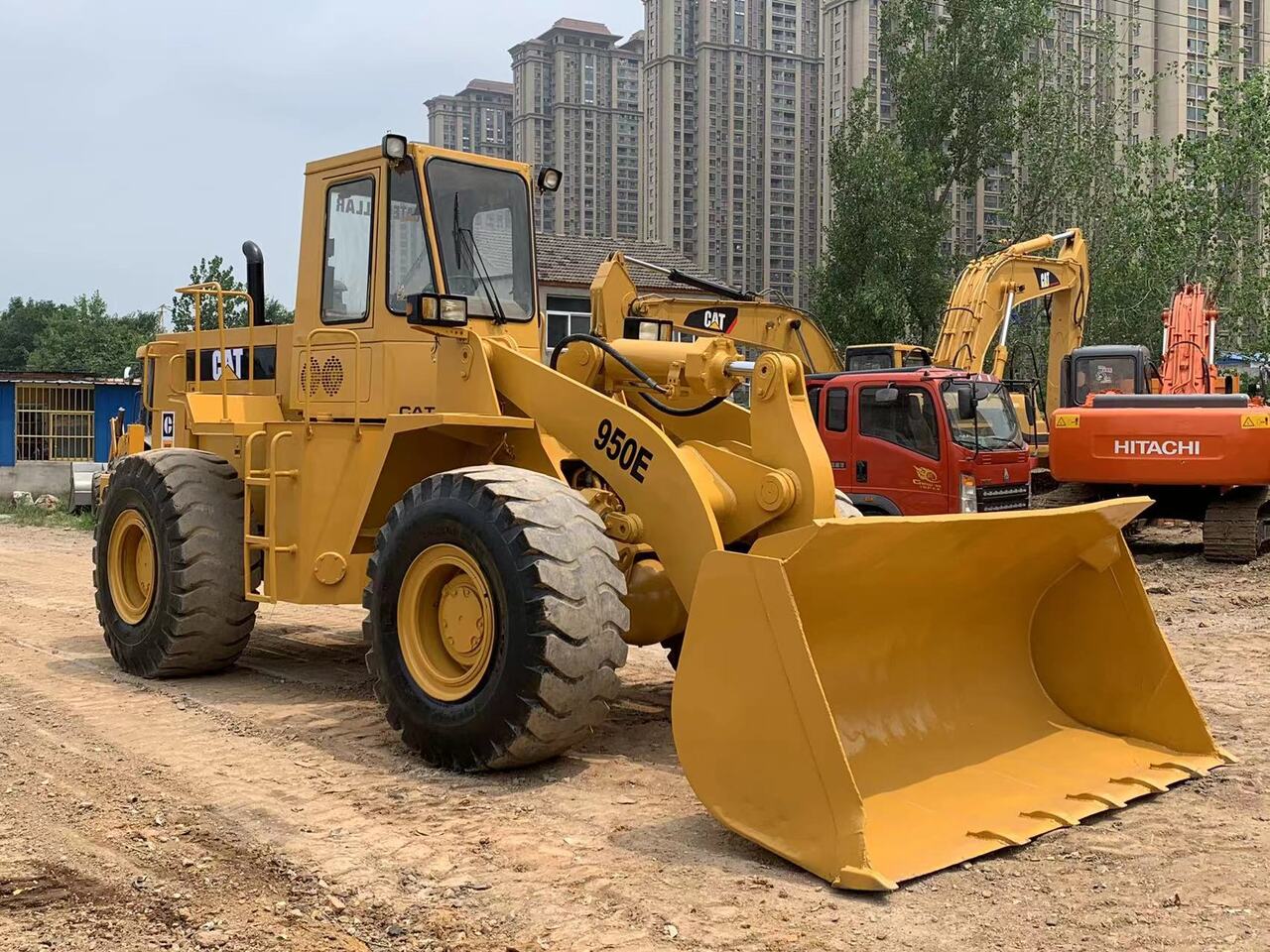 CATERPILLAR 950E - Chargeuse sur pneus: photos 4 CATERPILLAR 950E - Chargeuse sur pneus: photos 4