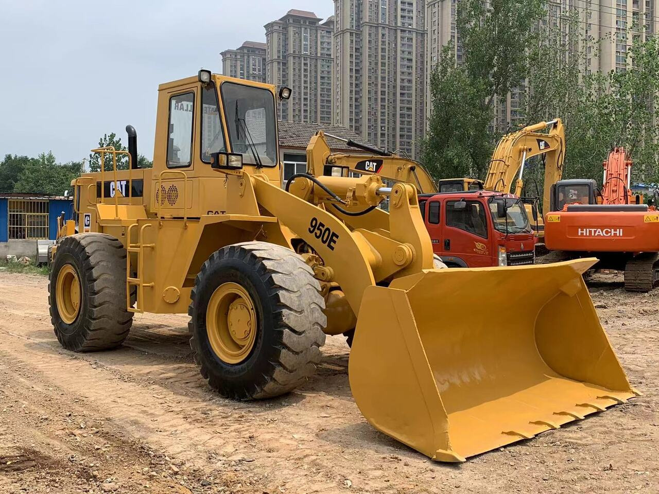 CATERPILLAR 950E - Chargeuse sur pneus: photos 2 CATERPILLAR 950E - Chargeuse sur pneus: photos 2