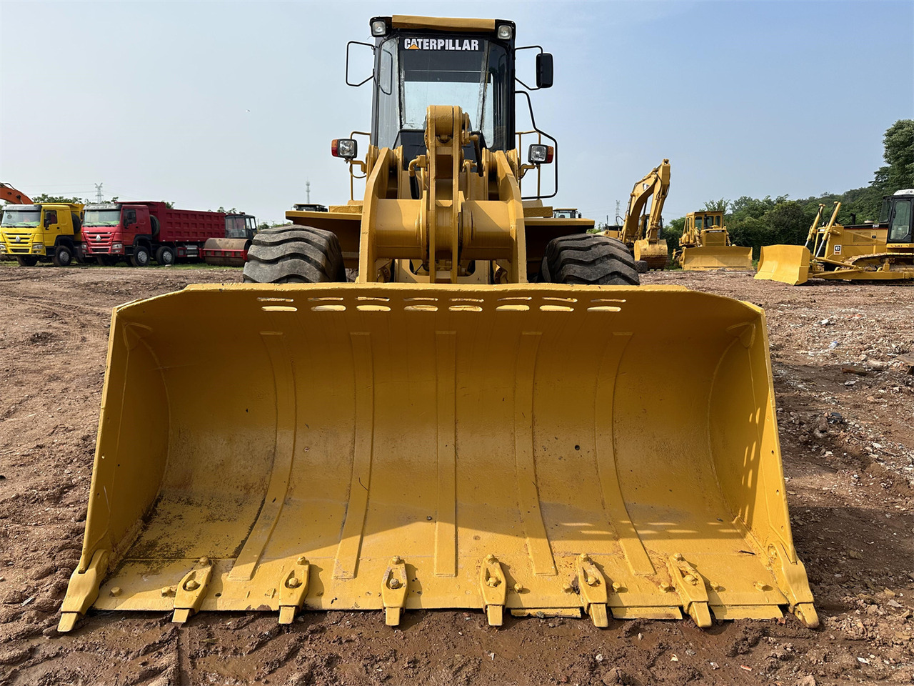 CATERPILLAR 966F - Chargeuse sur pneus: photos 5 CATERPILLAR 966F - Chargeuse sur pneus: photos 5