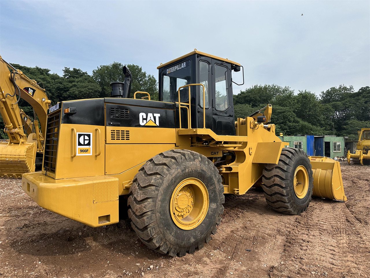 CATERPILLAR 966F - Chargeuse sur pneus: photos 3 CATERPILLAR 966F - Chargeuse sur pneus: photos 3