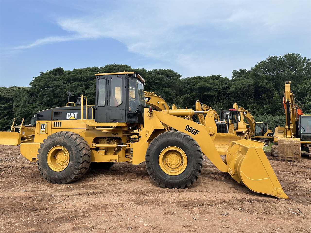 CATERPILLAR 966F - Chargeuse sur pneus: photos 3 CATERPILLAR 966F - Chargeuse sur pneus: photos 3