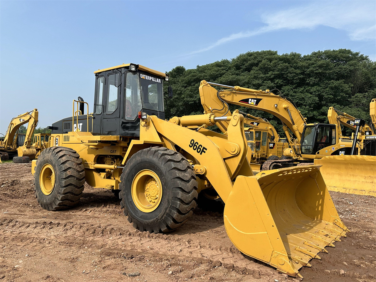CATERPILLAR 966F - Chargeuse sur pneus: photos 4 CATERPILLAR 966F - Chargeuse sur pneus: photos 4