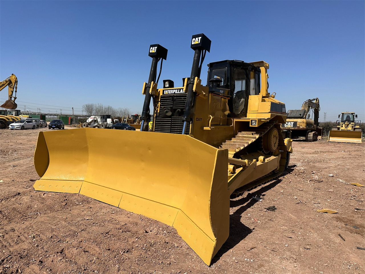 CATERPILLAR D8R - Bulldozer: photos 5 CATERPILLAR D8R - Bulldozer: photos 5
