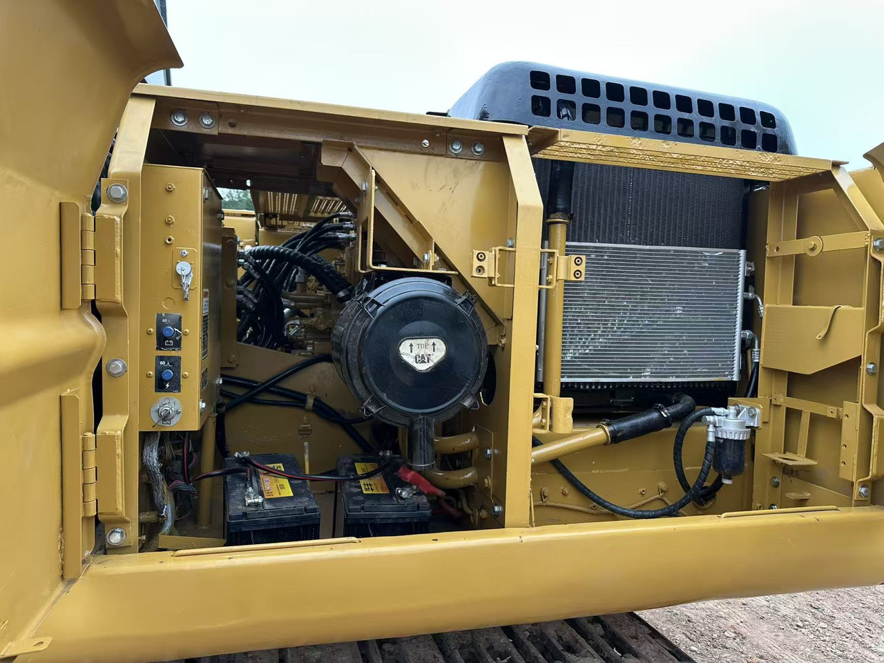 Pelle Caterpillar 320BL excavator: photos 8 Pelle Caterpillar 320BL excavator: photos 8