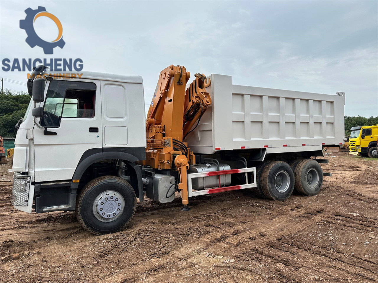 HOWO 371 crane truck - Camion grue: photos 5 HOWO 371 crane truck - Camion grue: photos 5