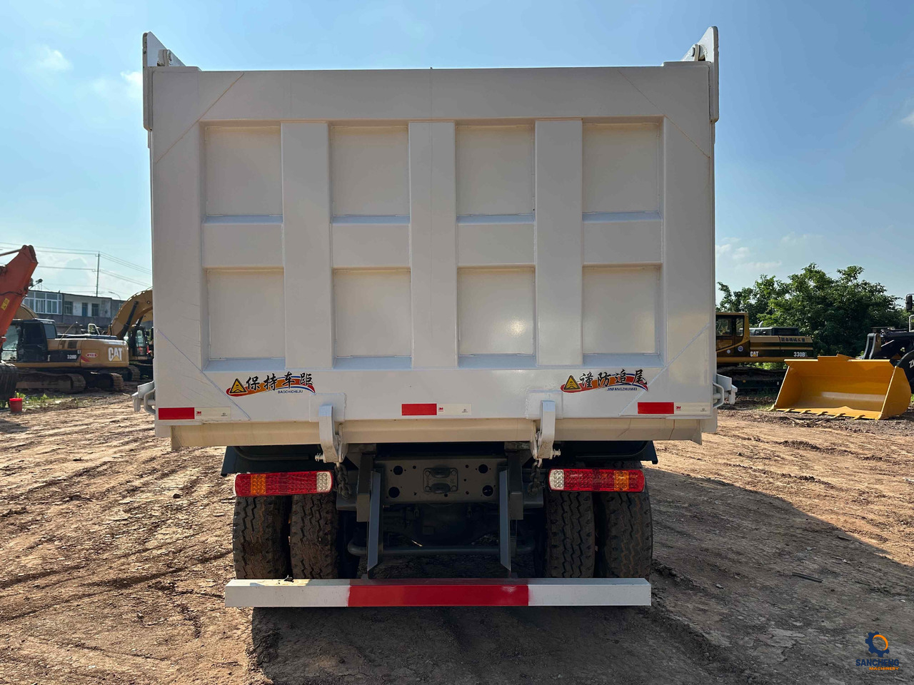 Camion benne HOWO 400 With Bumper: photos 7