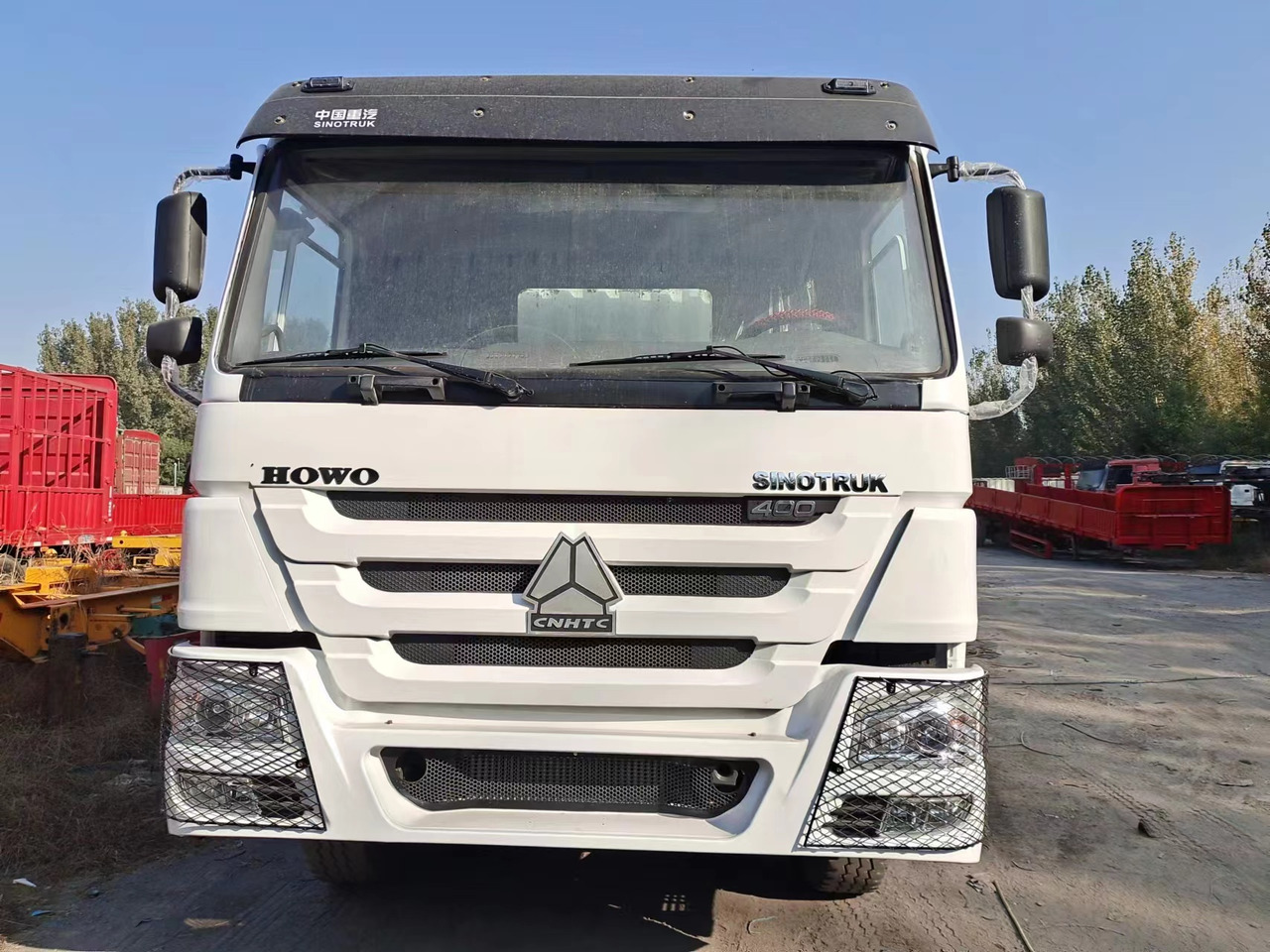 SINOTRUK 400 HOWO Box truck - Camion isothermique: photos 3 SINOTRUK 400 HOWO Box truck - Camion isothermique: photos 3