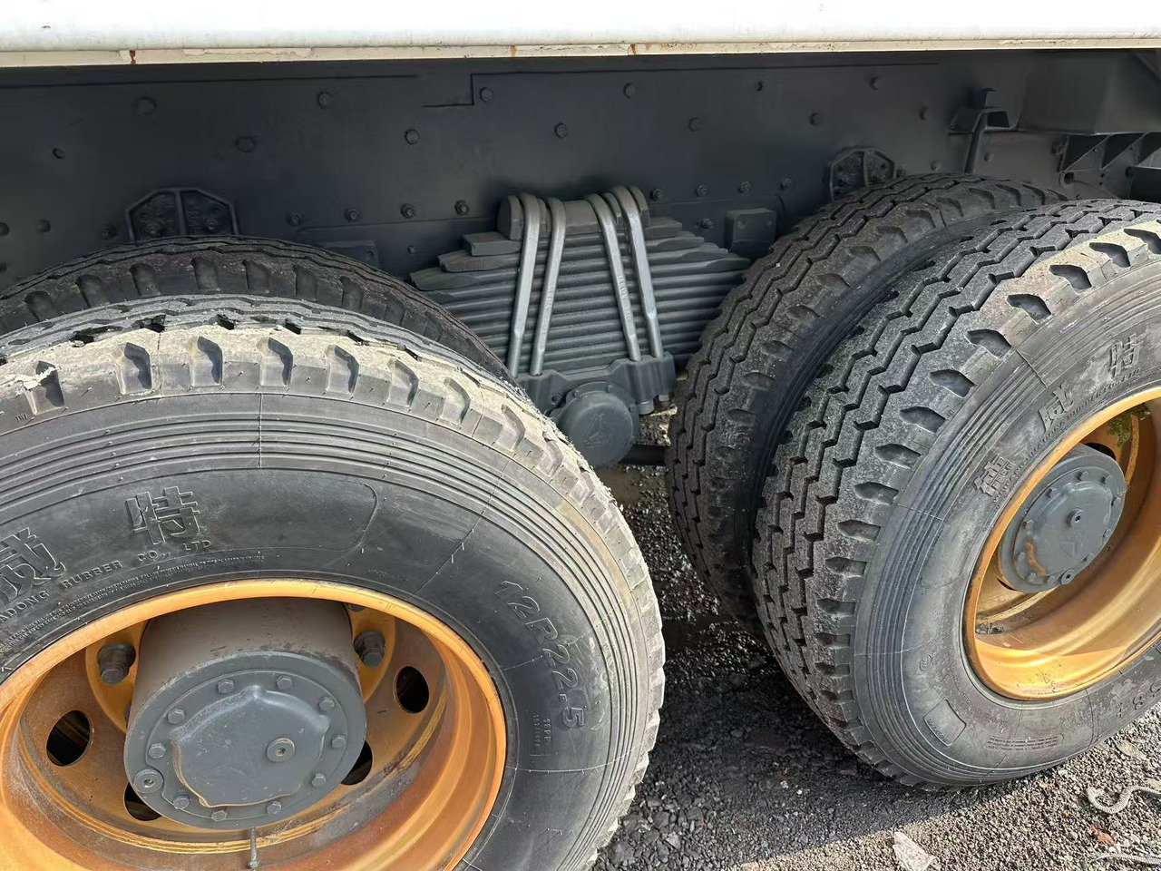 Crédit-bail de SINOTRUK HOHAN 400hp 6x4 tipper truck SINOTRUK HOHAN 400hp 6x4 tipper truck: photos 8