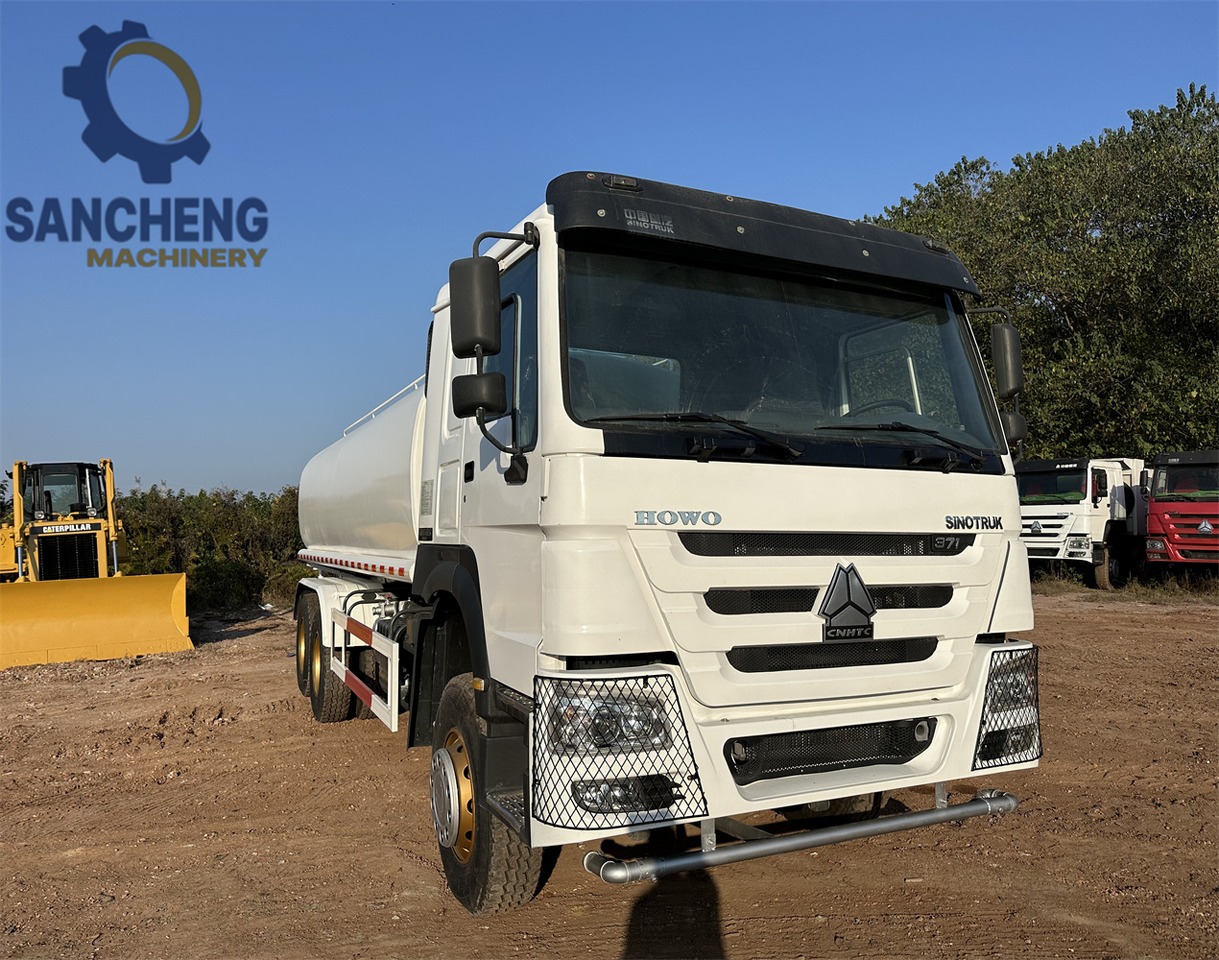 SINOTRUK HOWO 370HP 6x4 Water Tank Truck - Camion citerne: photos 2 SINOTRUK HOWO 370HP 6x4 Water Tank Truck - Camion citerne: photos 2