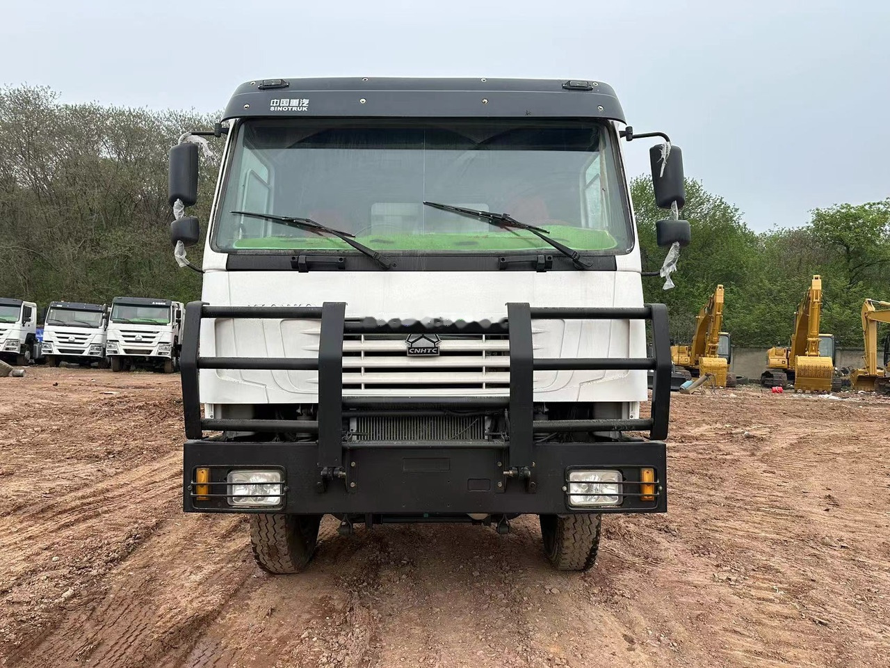 Camion benne SINOTRUK HOWO 371 with Bumper: photos 1