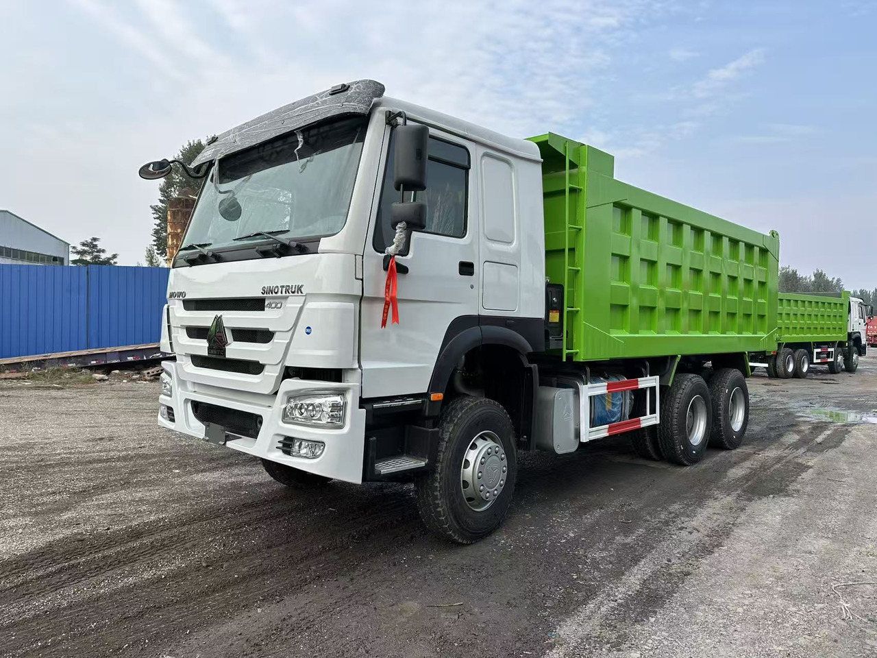 SINOTRUK HOWO 400HP 6X4 Tipper Truck - Camion benne: photos 2 SINOTRUK HOWO 400HP 6X4 Tipper Truck - Camion benne: photos 2