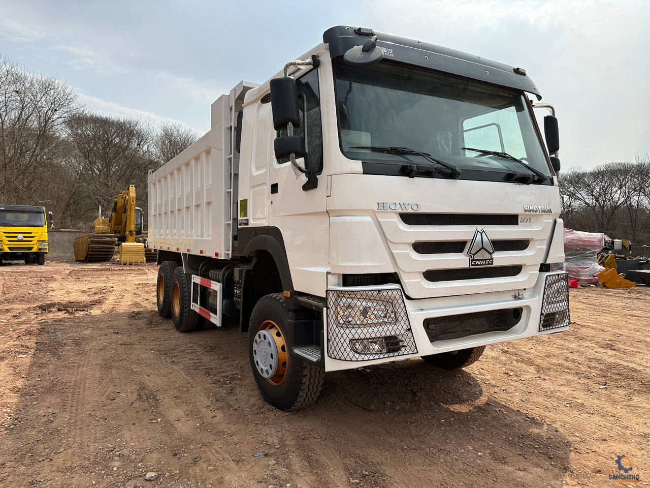SINOTRUK HOWO Dump truck 371hp 6x4 - Camion benne: photos 2 SINOTRUK HOWO Dump truck 371hp 6x4 - Camion benne: photos 2