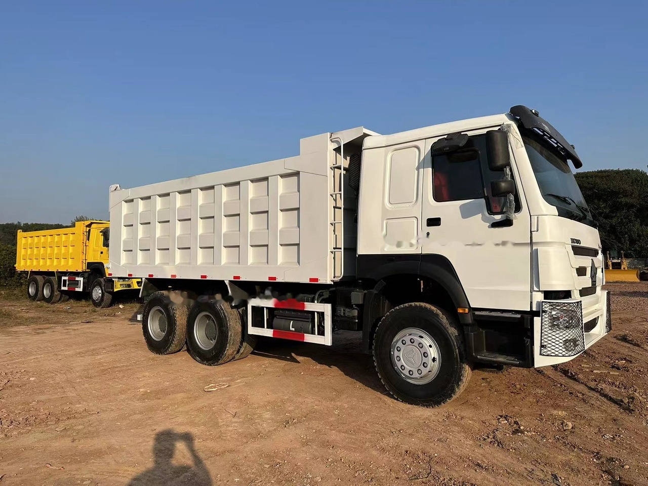 SINOTRUK HOWO HOWO 371 6x4 - Camion benne: photos 5 SINOTRUK HOWO HOWO 371 6x4 - Camion benne: photos 5