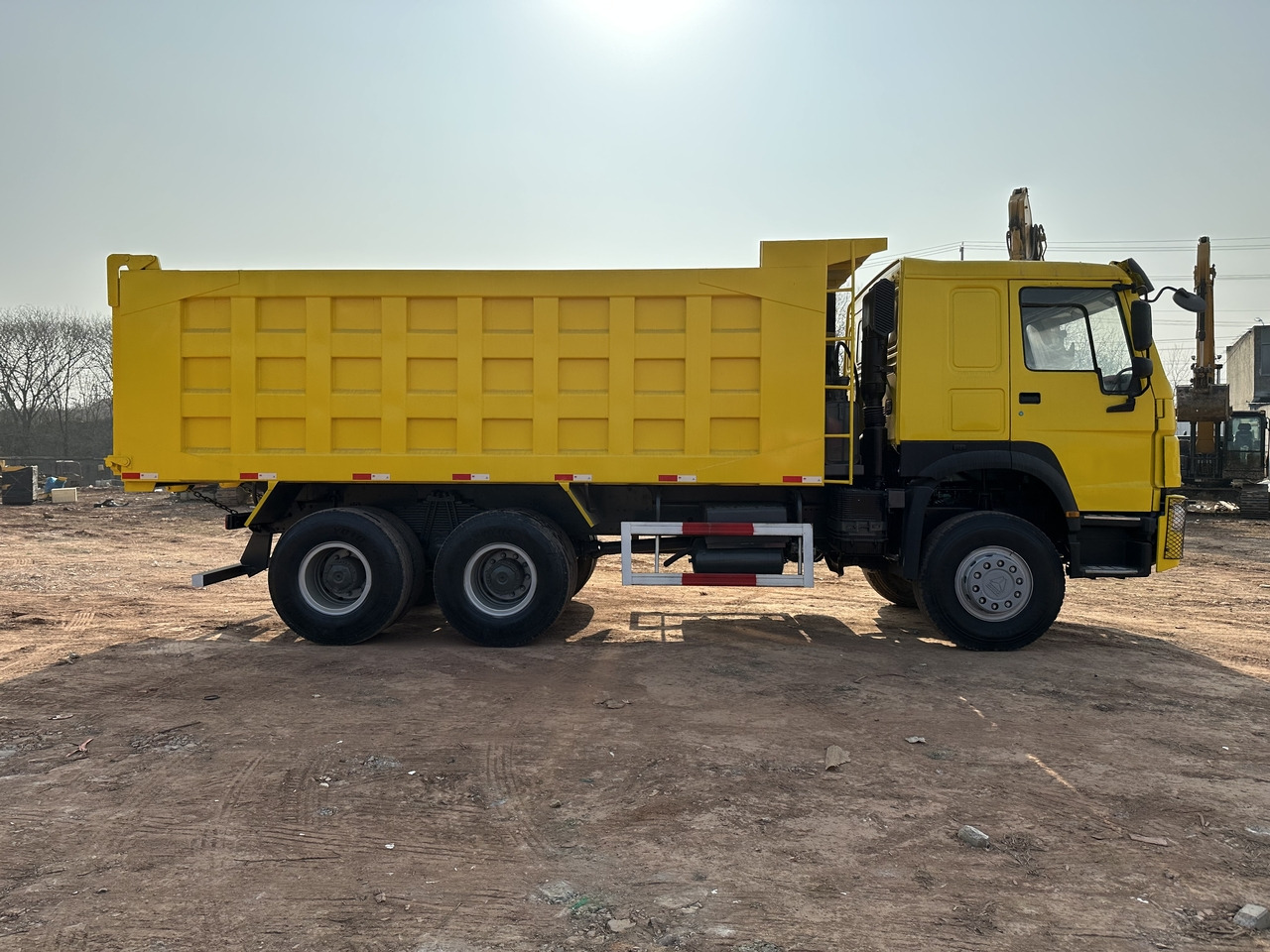 SINOTRUK Howo 6x4 Dump truck 371hp - Camion benne: photos 4 SINOTRUK Howo 6x4 Dump truck 371hp - Camion benne: photos 4