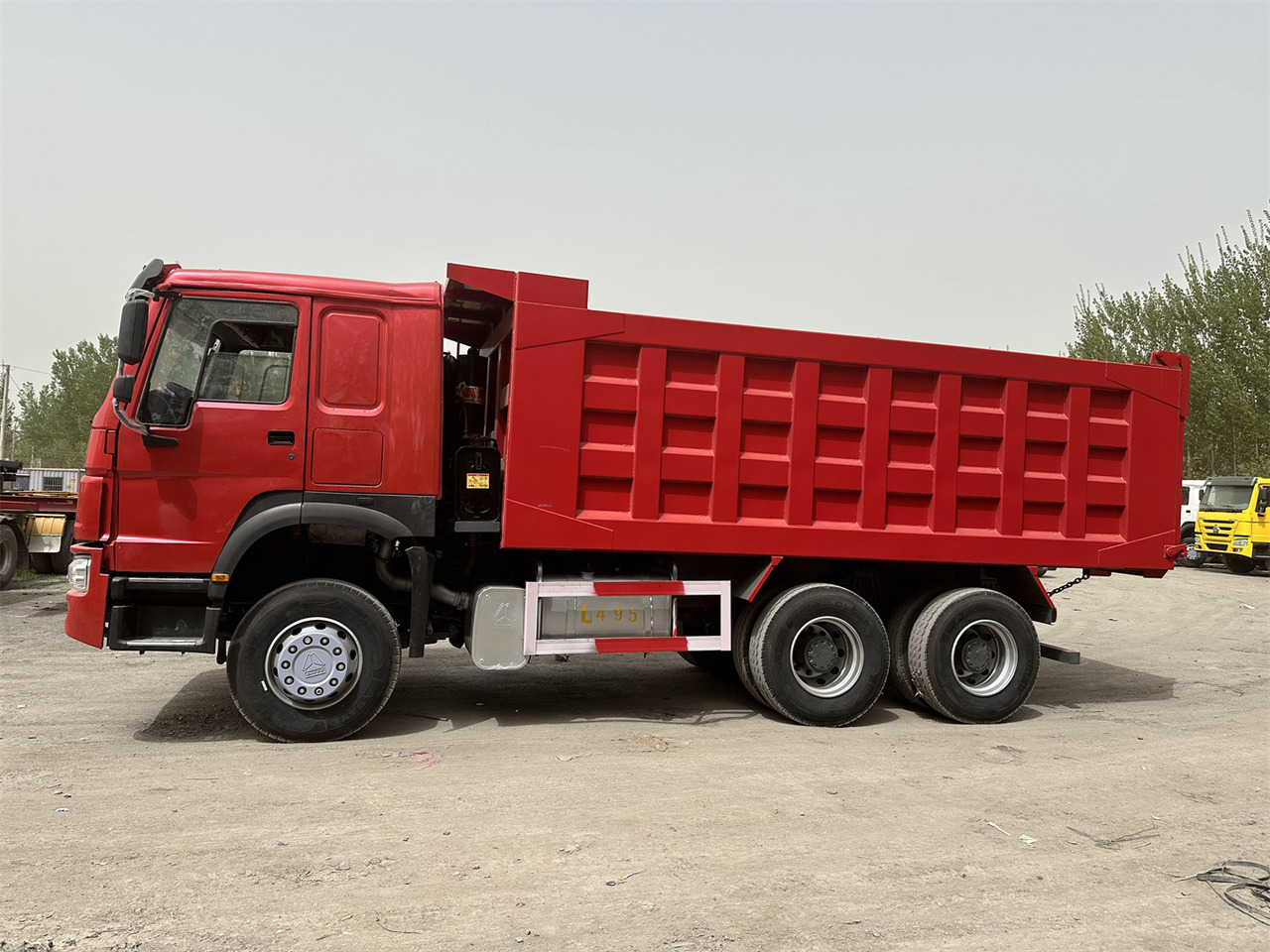 SINOTRUK Howo Dump truck 371 - Camion benne: photos 2 SINOTRUK Howo Dump truck 371 - Camion benne: photos 2