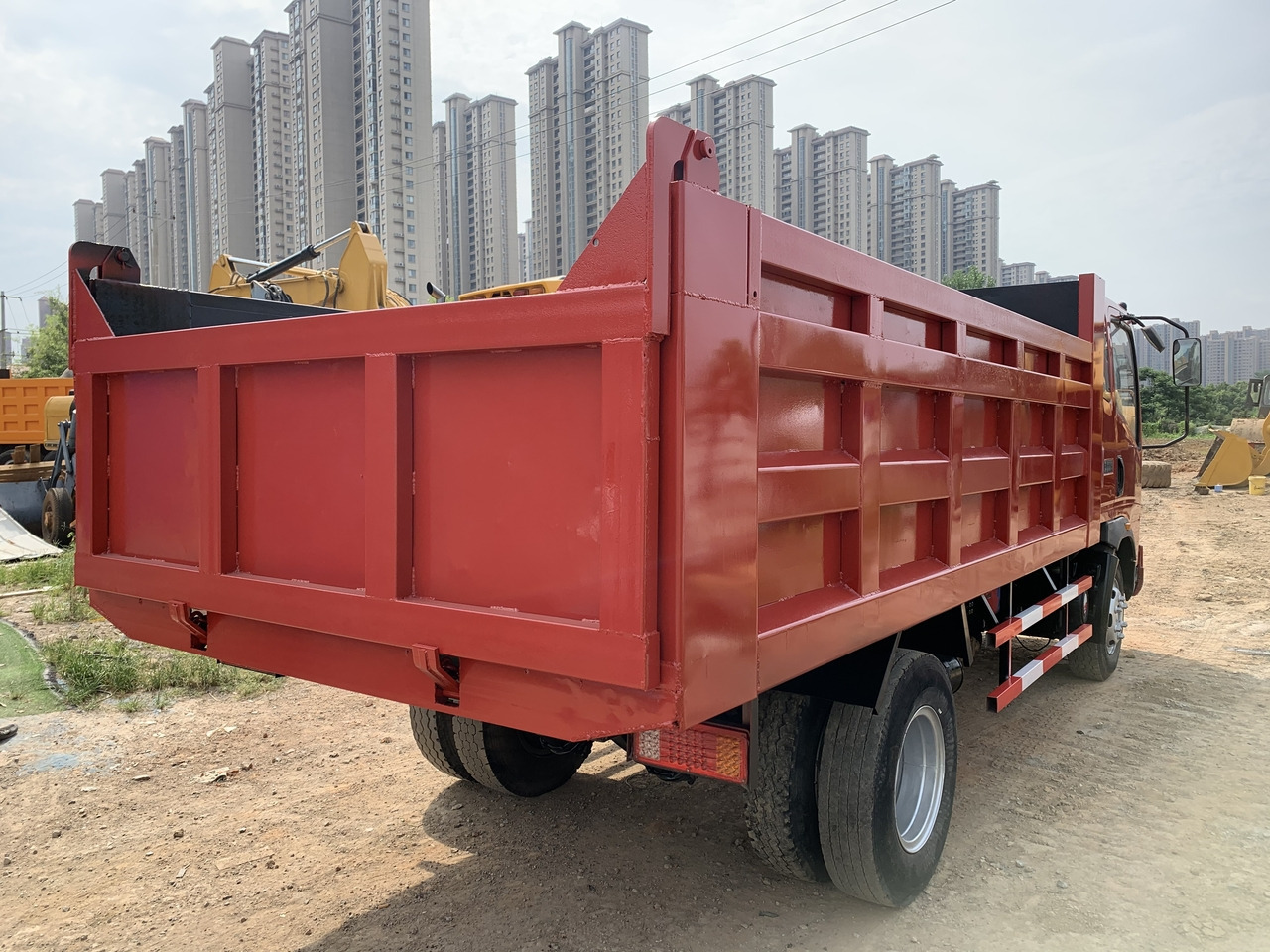 Camion benne pour transport de silo SINOTRUK Howo Dump truck 4x2: photos 6 Camion benne pour transport de silo SINOTRUK Howo Dump truck 4x2: photos 6
