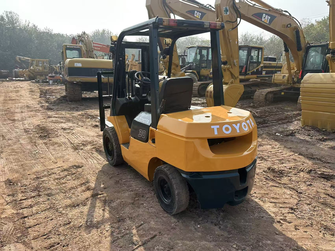 Toyota 30 - Chariot élévateur diesel: photos 4 Toyota 30 - Chariot élévateur diesel: photos 4