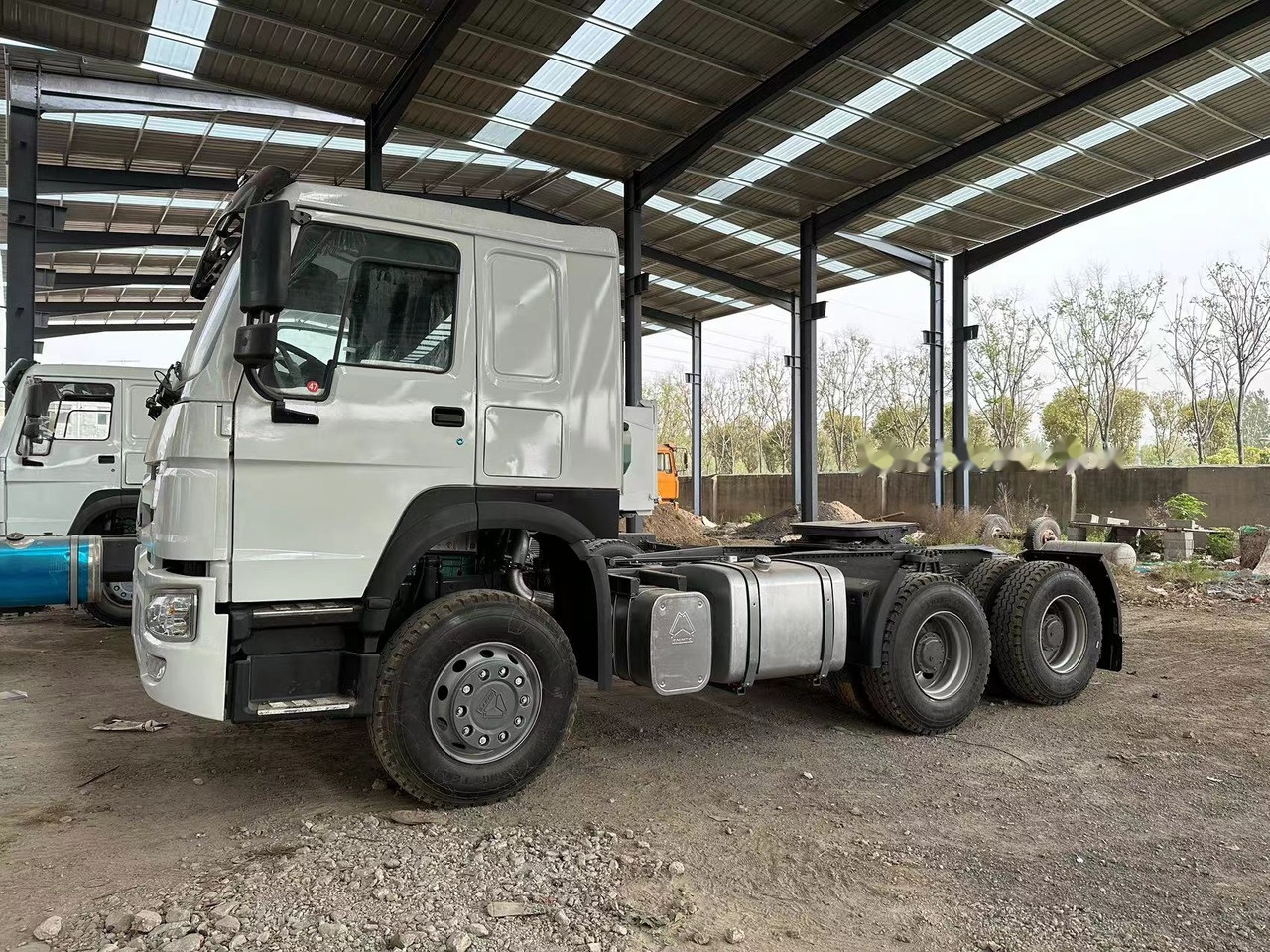 Sinotruk Howo 371 Truck Head - Tracteur routier: photos 5 Sinotruk Howo 371 Truck Head - Tracteur routier: photos 5