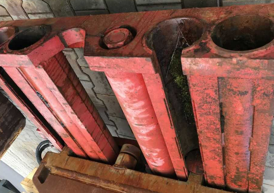 Auramo P-800LE - Pinces pour Chariot élévateur: photos 5 Auramo P-800LE - Pinces pour Chariot élévateur: photos 5