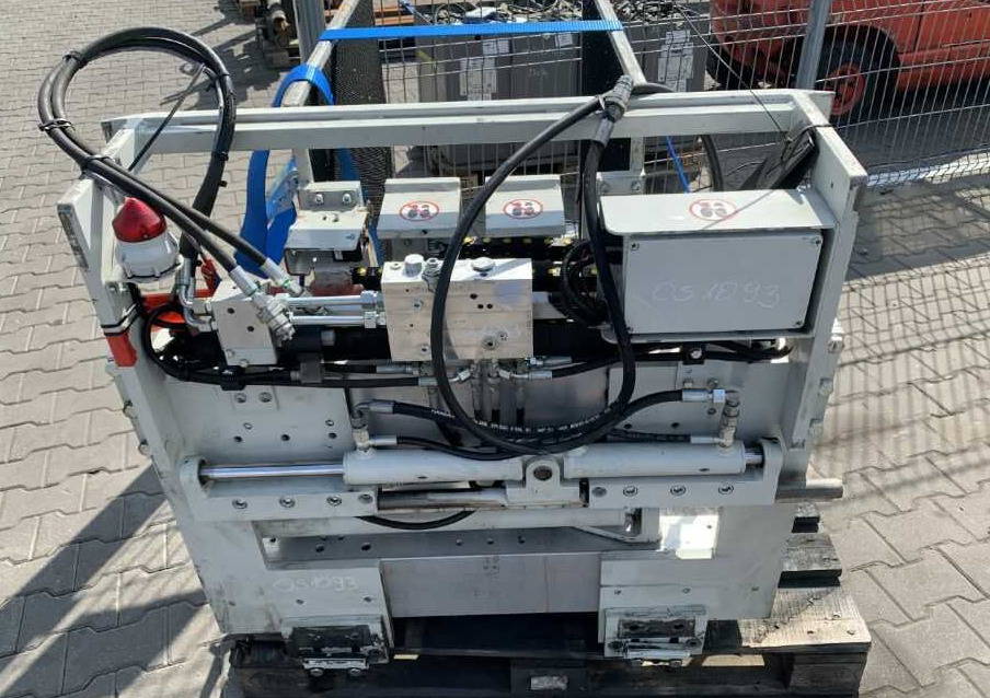 Cascade UTB2-08-1011 R1, Kartonklammer - Pinces pour Matériel de manutention: photos 3 Cascade UTB2-08-1011 R1, Kartonklammer - Pinces pour Matériel de manutention: photos 3