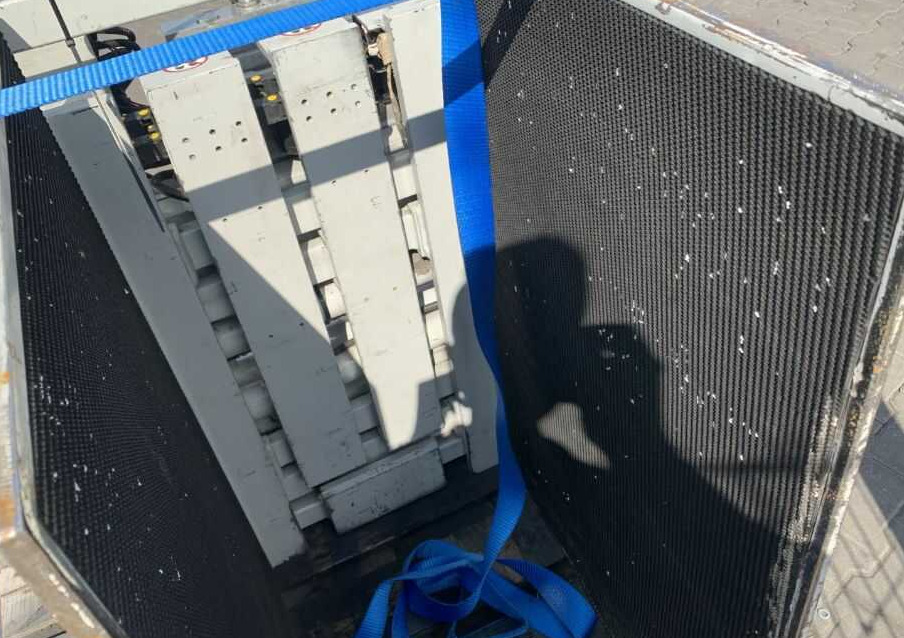 Cascade UTB2-08-1011 R1, Kartonklammer - Pinces pour Matériel de manutention: photos 5 Cascade UTB2-08-1011 R1, Kartonklammer - Pinces pour Matériel de manutention: photos 5