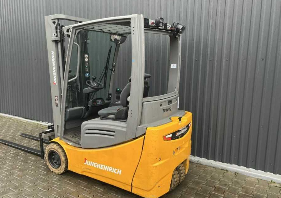 Jungheinrich EFG220 - Chariot élévateur électrique: photos 3 Jungheinrich EFG220 - Chariot élévateur électrique: photos 3