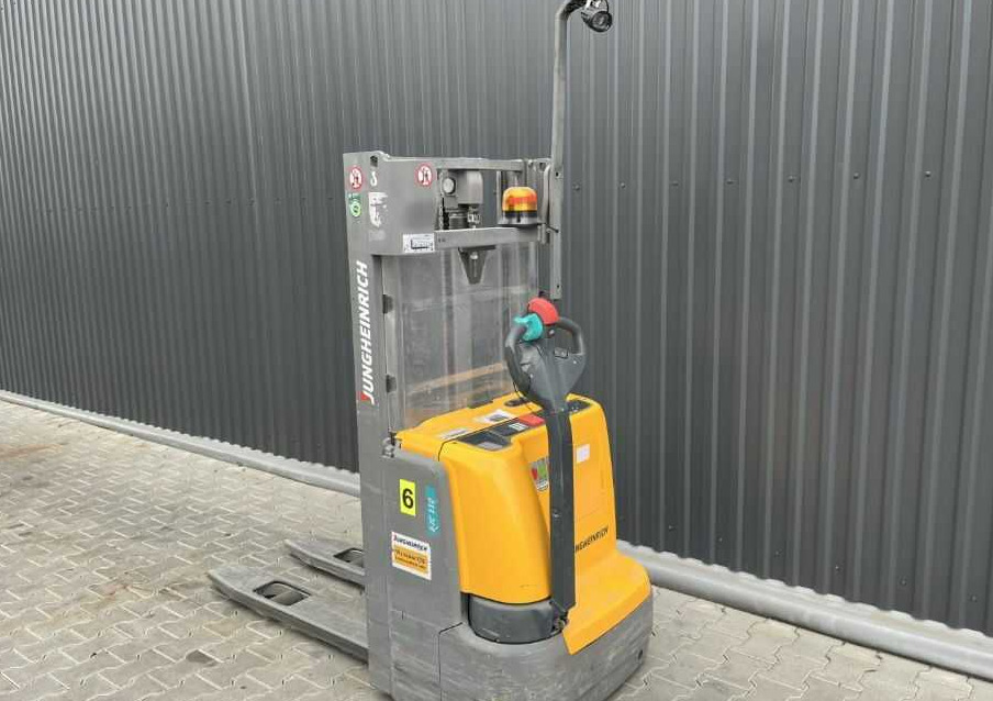 Jungheinrich EJC112 - Gerbeur: photos 3 Jungheinrich EJC112 - Gerbeur: photos 3