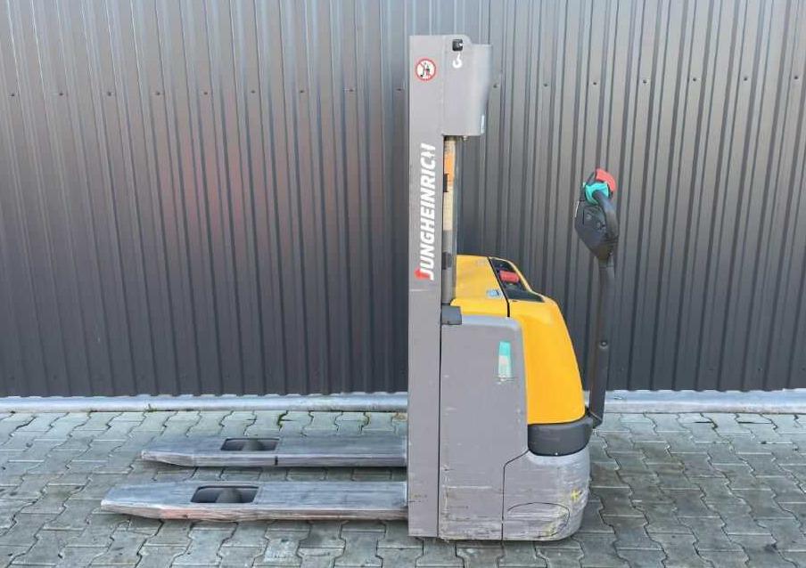 Jungheinrich EJC112 - Gerbeur: photos 2 Jungheinrich EJC112 - Gerbeur: photos 2