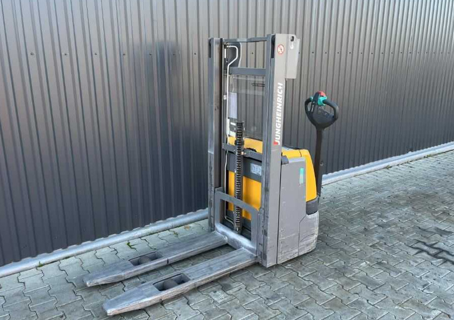 Jungheinrich EJC112 - Gerbeur: photos 1 Jungheinrich EJC112 - Gerbeur: photos 1