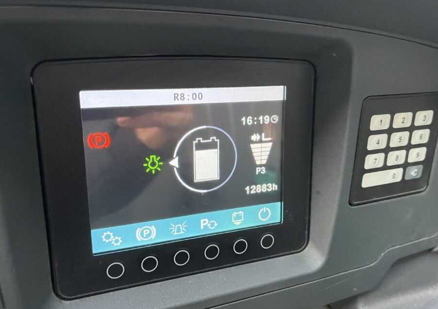 Jungheinrich ETV110 - Chariot à mât rétractable: photos 5 Jungheinrich ETV110 - Chariot à mât rétractable: photos 5