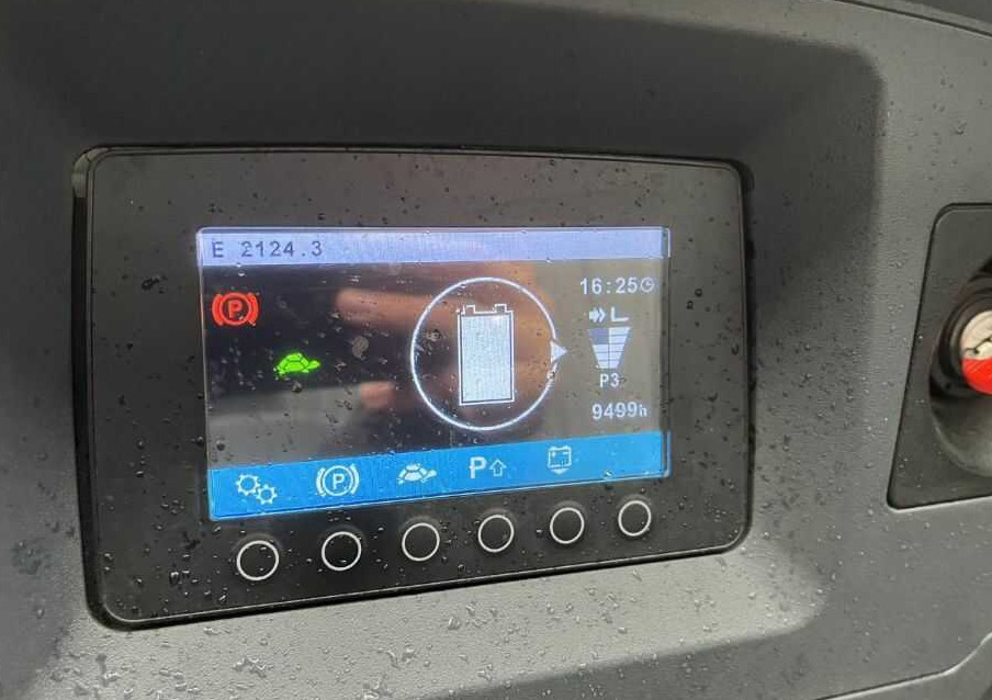 Jungheinrich ETV216 - Chariot à mât rétractable: photos 5 Jungheinrich ETV216 - Chariot à mât rétractable: photos 5