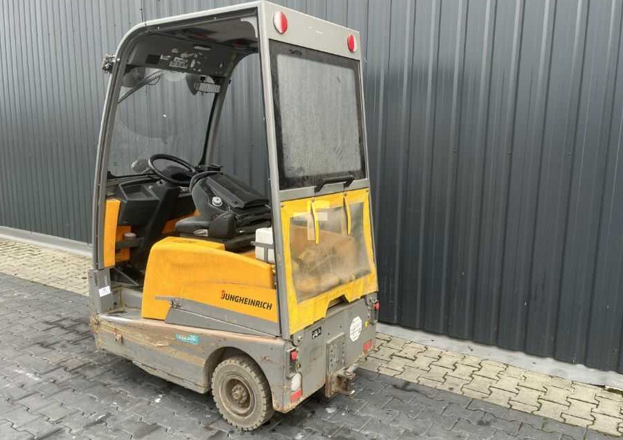 Jungheinrich EZS570 - Chariot tracteur: photos 3 Jungheinrich EZS570 - Chariot tracteur: photos 3