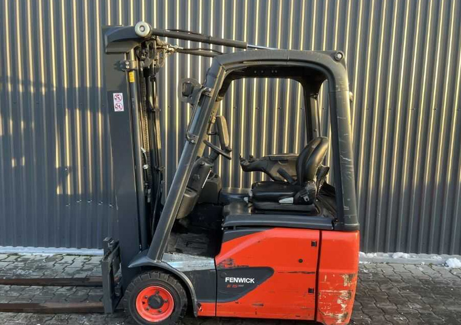 Linde E15-02 - Chariot élévateur électrique: photos 2 Linde E15-02 - Chariot élévateur électrique: photos 2