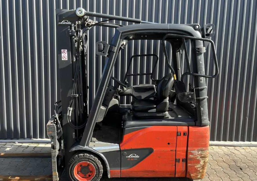 Linde E16-02 - Chariot élévateur électrique: photos 2 Linde E16-02 - Chariot élévateur électrique: photos 2