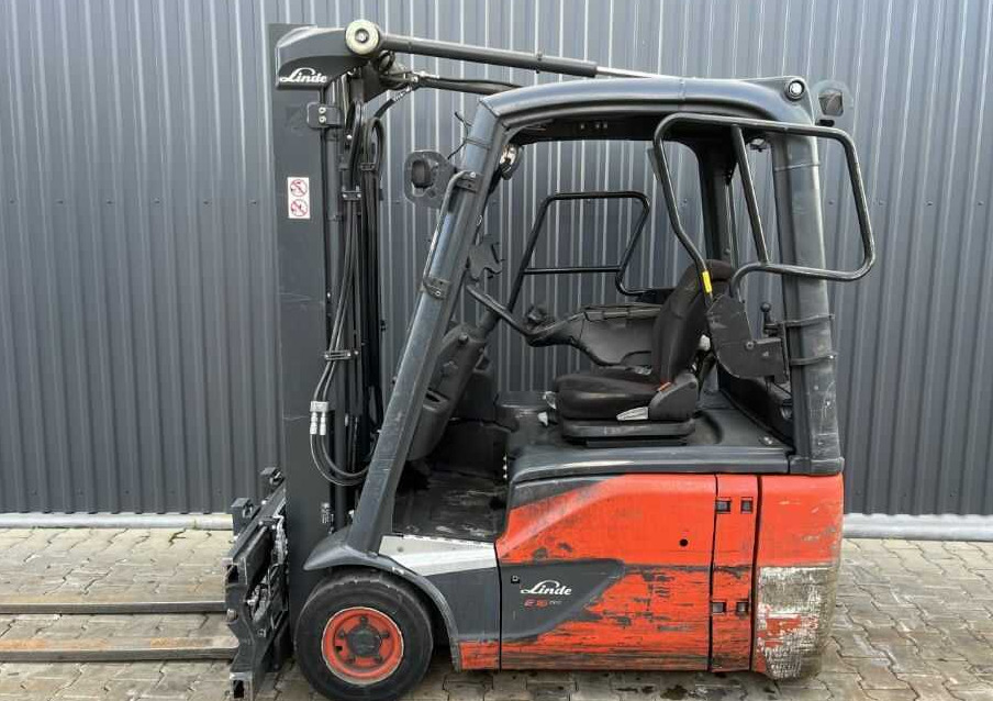 Linde E16-02 - Chariot élévateur électrique: photos 2 Linde E16-02 - Chariot élévateur électrique: photos 2