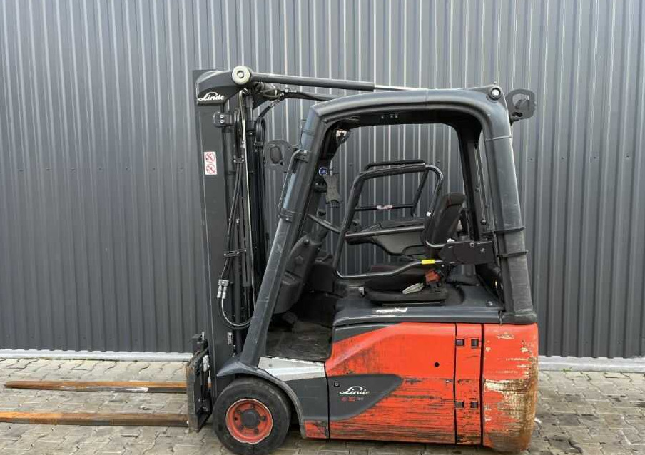 Linde E16-02 - Chariot élévateur électrique: photos 2 Linde E16-02 - Chariot élévateur électrique: photos 2