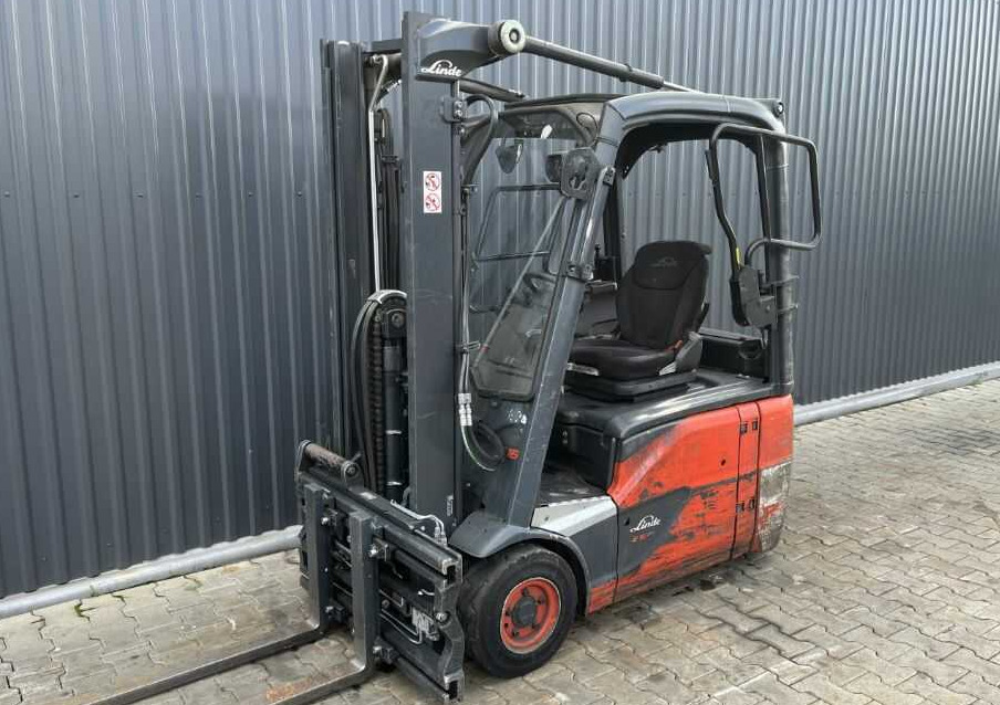 Linde E16-02 - Chariot élévateur électrique: photos 1 Linde E16-02 - Chariot élévateur électrique: photos 1