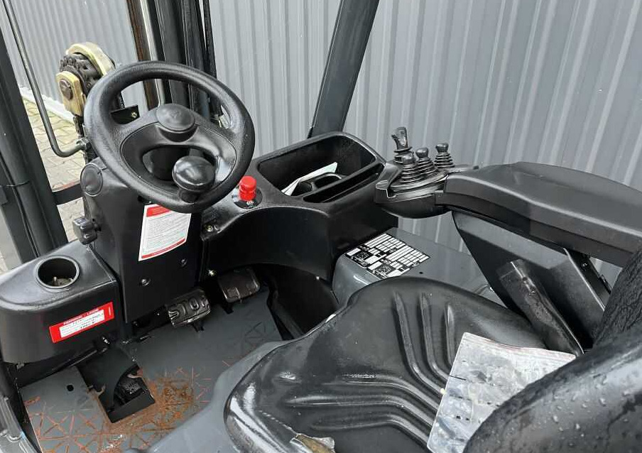 Linde E18-01 - Chariot élévateur électrique: photos 4 Linde E18-01 - Chariot élévateur électrique: photos 4