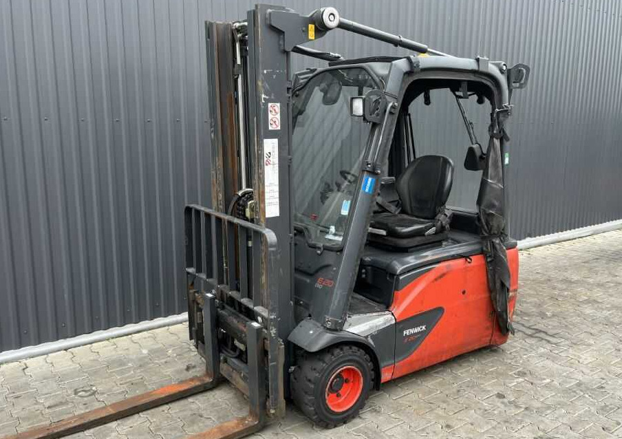Linde E20L-02 - Chariot élévateur électrique: photos 1 Linde E20L-02 - Chariot élévateur électrique: photos 1