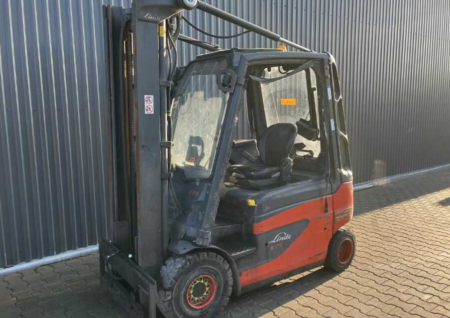 Linde E25-01 - Chariot élévateur électrique: photos 2 Linde E25-01 - Chariot élévateur électrique: photos 2