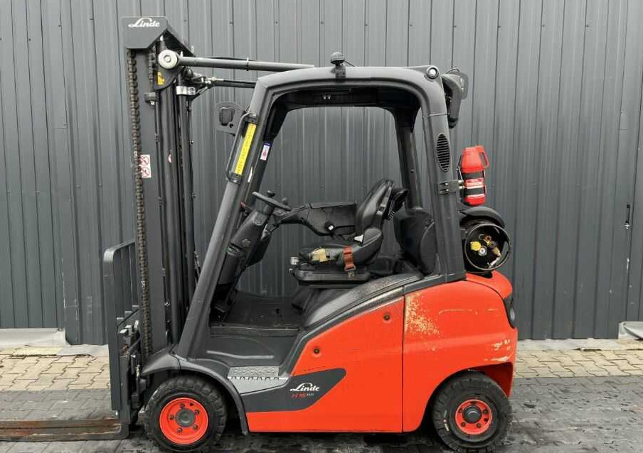 Linde H16T-01 - Chariot élévateur à gaz: photos 2 Linde H16T-01 - Chariot élévateur à gaz: photos 2