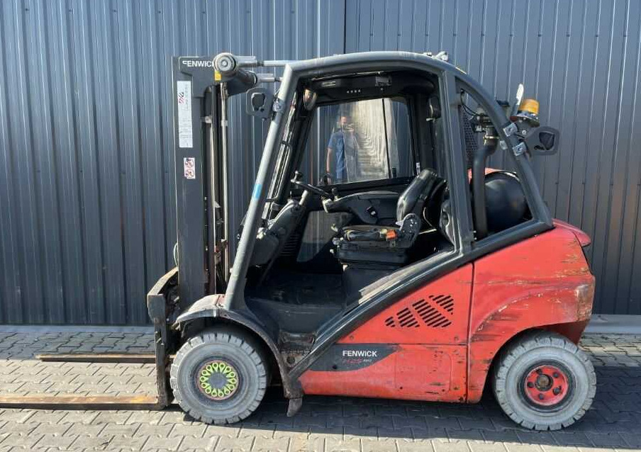Linde H25T-02 - Chariot élévateur à gaz: photos 2 Linde H25T-02 - Chariot élévateur à gaz: photos 2