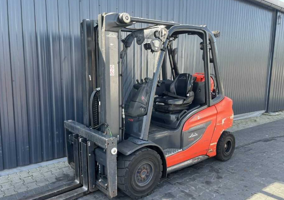 Linde H35T-01 - Chariot élévateur à gaz: photos 1 Linde H35T-01 - Chariot élévateur à gaz: photos 1